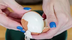 卵をむきやすく茹でる方法 ― 3つの効果的なコツ